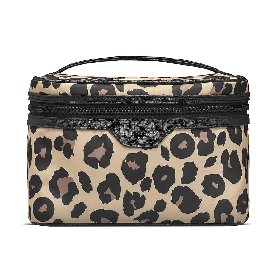 Gillian Jones Beautyboks Leo